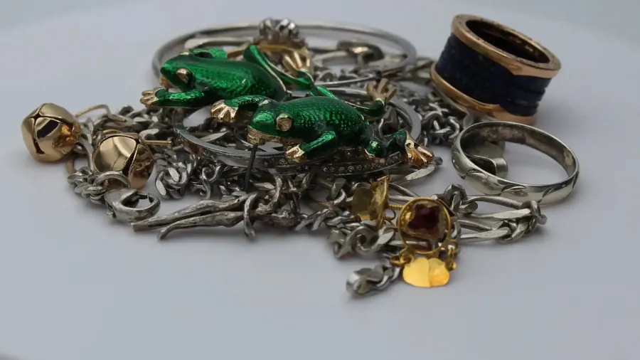 Vender oro usado: qué dan la joyería, el oro dental y las monedas